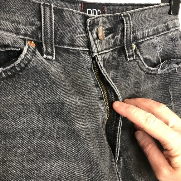 Urban Outfitters BDG A-Line Shorts Washed Black Raw Hem Distressed Short Size 24 - Picture 9 of 16